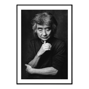 小泽征尔 古典音乐家指挥家 人物大师海报装饰画学校教室有框挂画