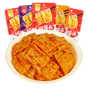 春福盈裤带面辣条麻辣粉皮凉皮红烧味辣片儿时怀旧零食休闲食品
