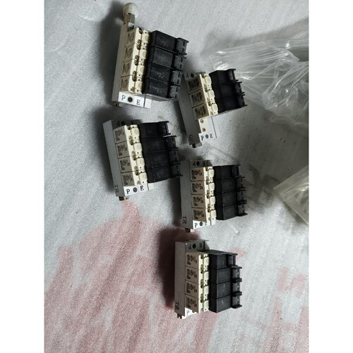 溢价-电磁阀VQ1105MOVQ110U5MO4个一