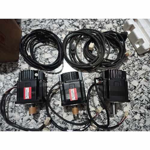询价8cc751g-3debe电机还有2个，图片为，成色