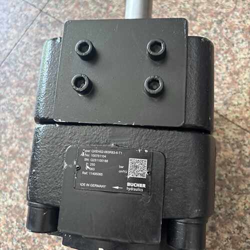 【请询价】德国UCHER布赫齿轮叶片泵 QXEM52-063R83-
