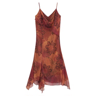 AZure温柔风红色连衣裙气质印花吊带中长裙女收腰显瘦度假沙滩裙