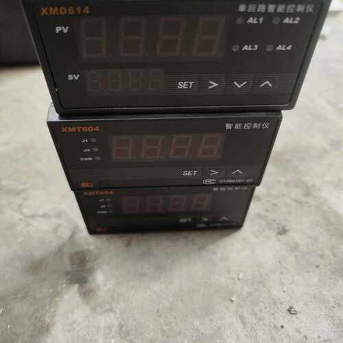 议价智能控制仪，型号XMD614，XMT604实物拍摄。拆机件成维修