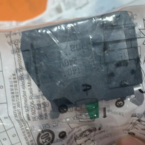 询价下单全新施耐德按钮辅助触点ZB2-BZ101C八个，ZBEE-1