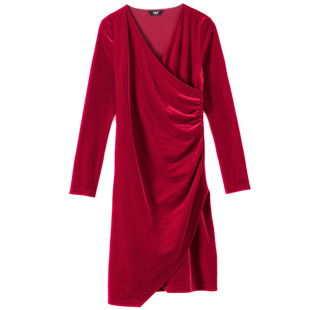 2025新款红色丝绒连衣裙女冬季 V领长袖显瘦气质晚宴礼服优雅时尚