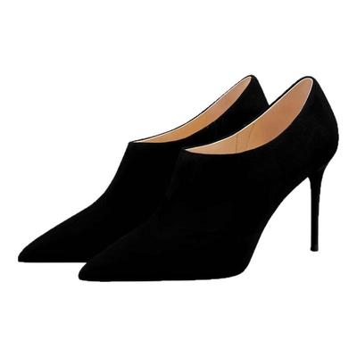 黑色羊皮尖头高跟鞋细跟短靴女