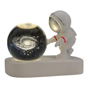 创意宇航员星空漫步小夜灯内雕水晶球发光底座摆件送学生朋友礼品