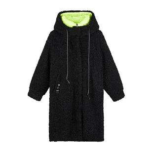 sdeer圣迪奥冬季女装连帽假两件拼接羊羔绒黑色长款大衣S20481710