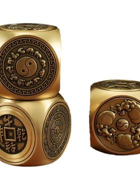 黄铜六面转旋转魔方解压摆件