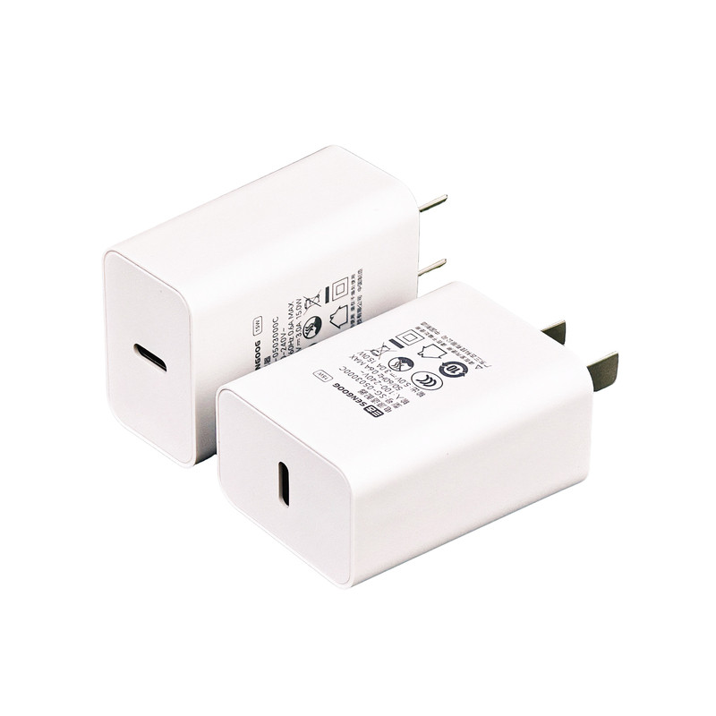 正品热销C口5V3A充电器头15W