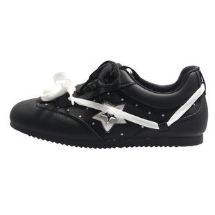 方鱼鹿 ins韩系黑色软底德训鞋女2026春季百搭chic配裙子运动板鞋