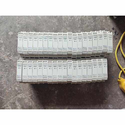 议价辰竹隔离器CZ3035配电器一进两出拆机还有3可维修