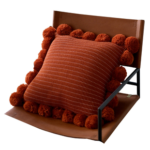 北欧ins针织可爱挂球抱枕卧室客厅沙发民宿样板房摄影靠枕装饰礼