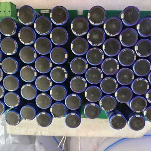 {议价}2.7V 360F超级法拉电容，共64个，议价出（S-1）