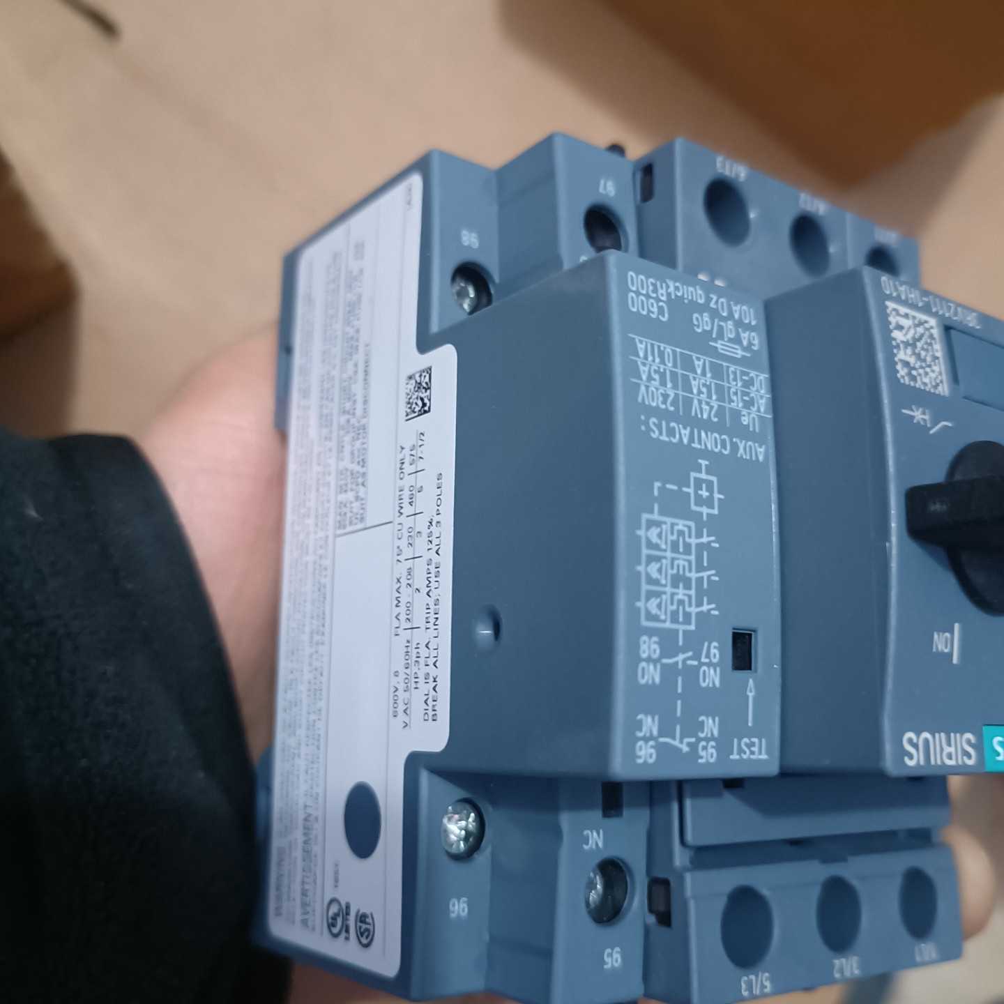 议价--全新西门子马达保护器3RV2111-1HA10，库存商品原装
