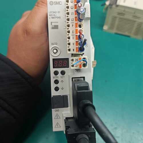 SMC伺服驱动器LECSA2-S1，工厂拆机件，带底座，实物，议价商品