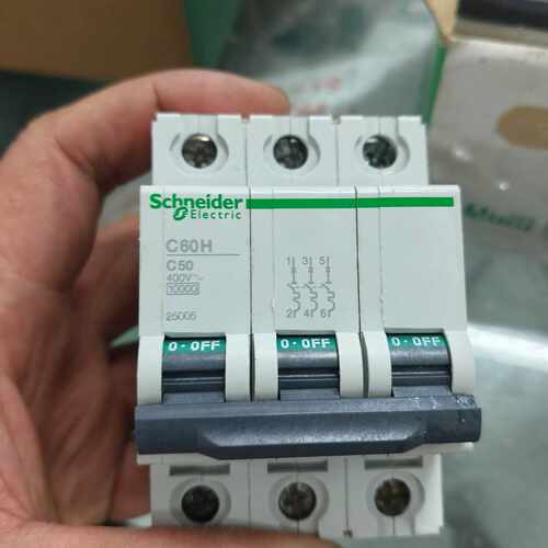 {议价}断路器C60H 3P C50有32个，一盒4个，有8盒