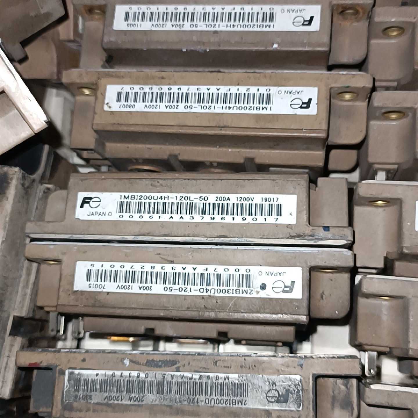非标价富士IGBT模块2MBI300U4D1202MBI200U修理