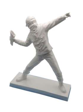 BANKSY扔花人者白色潮流玩具摆件