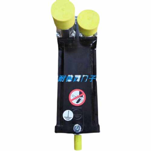 议价施耐德LXM32 700W伺服电机BMH1402P01F2A全新质保一年现货