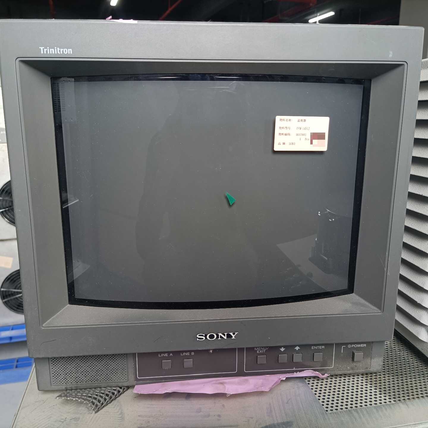 索尼Trinitron彩监显示器,型号PVM-14L1,14