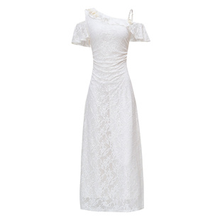 MAXRIENY度假风蕾丝连衣裙修身收腰长裙不对称斜肩抽褶领证小白裙