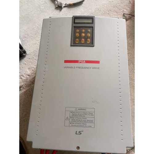 议价出售拆机LS变频器SV300IP5A4NO30KW维修