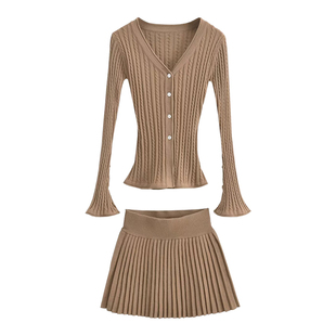 YoungGirlDay纯欲性感喇叭袖单排扣开衫高腰包臀百褶短裙针织套装