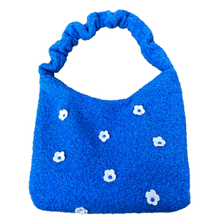 秋冬毛绒花朵斜挎包大容量慵懒风小清新单肩包抽绳褶皱牛角腋下包