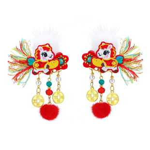 新年头饰儿童红色拜年服马年带灯毛球发夹女童可爱过年中国风发饰