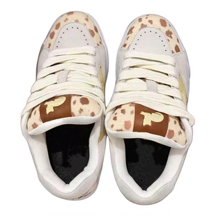 新款黄白色原创复古绣花猫咪板鞋女2025秋冬百搭滑板鞋耐磨休闲鞋