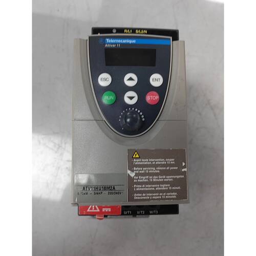 询价下单施耐德变频器0.75KW，ATV11HU18M21A，实物拍
