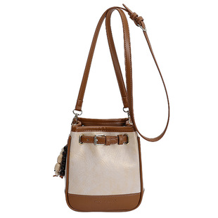 同款2025燕麦信使单肩包高级小众不撞款包包女款拼色斜挎小包