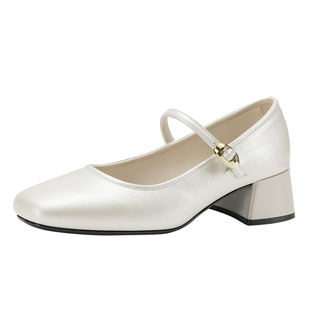 达芙妮白色单鞋女款2026新款春季玛丽珍小皮鞋女配裙子粗跟高跟鞋