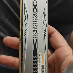 台电Teclast 8G DDR4 2666MHz马甲内存条