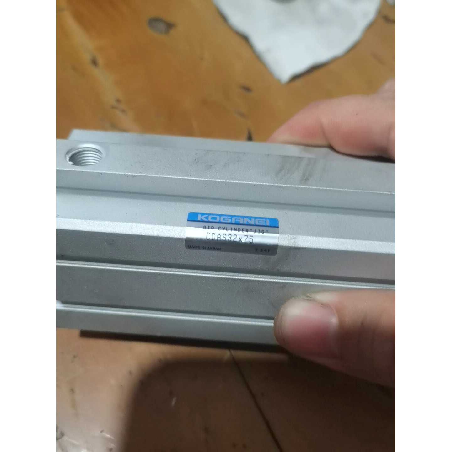议价小金井气缸CDAS32X75日本原装型号清晰可见几乎全维修