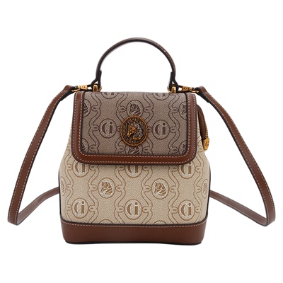 爱美不分年纪女人天生爱包