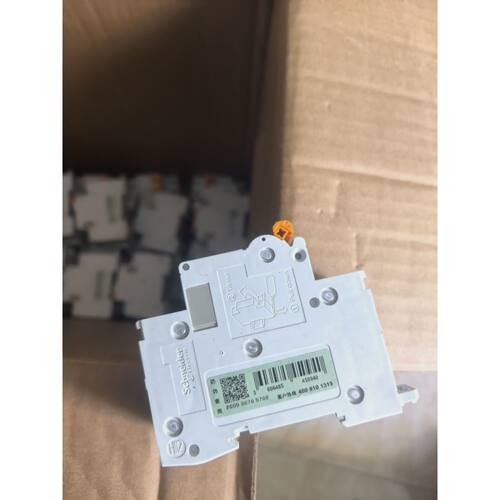 询价下单施耐德Easy9断路器，型号EA9AN2C40，具体看图。标