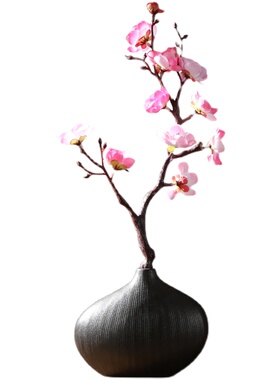 玲珑秀梅，一支独秀。