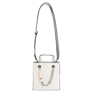 欧货牛皮新款上市英伦风包女原创轻奢时尚小众简约链条手提斜挎包