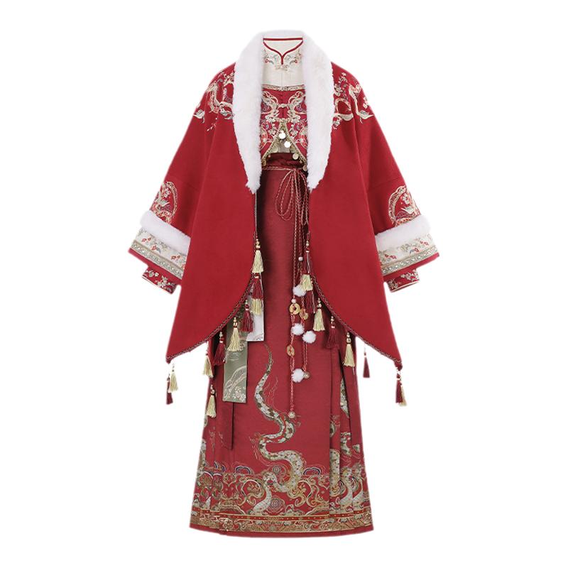 汉服套装女秋冬国风大衣新中式马面裙2025蛇年过年拜年服新年战袍