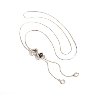 四叶草毛衣链饰品项链女款2026新款首饰配饰女秋冬高级感轻奢小众