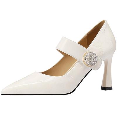 牛漆皮尖头水钻一字带细跟高跟鞋