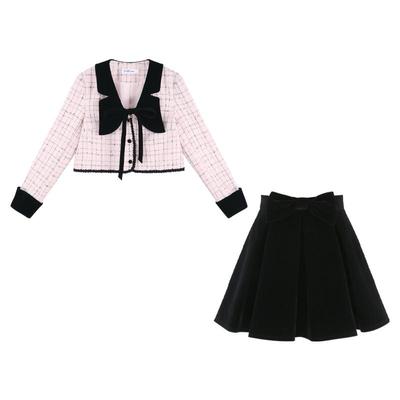 娃娃领粉色小香风短款外套女