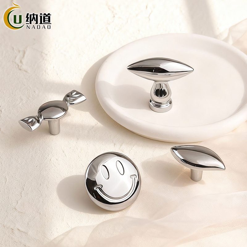 现代可爱柜子拉手柜门简约衣纯书柜把手橱柜把手抽屉金色黄铜卡通