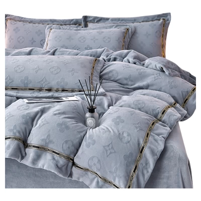 轻奢牛奶绒床上四件套2025新款家用珊瑚绒冬季双面绒厚被套雕花绒