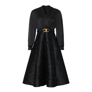 海青蓝 法式连衣裙秋冬女2025年新款高级感设计感长袖赫本风裙子