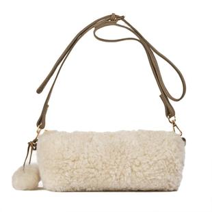 简约现代皮毛一体真皮羊羔毛斜挎包羊毛皮包包圆桶女包单肩枕头包