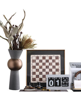 样板间书房书桌耳机装饰画摆件