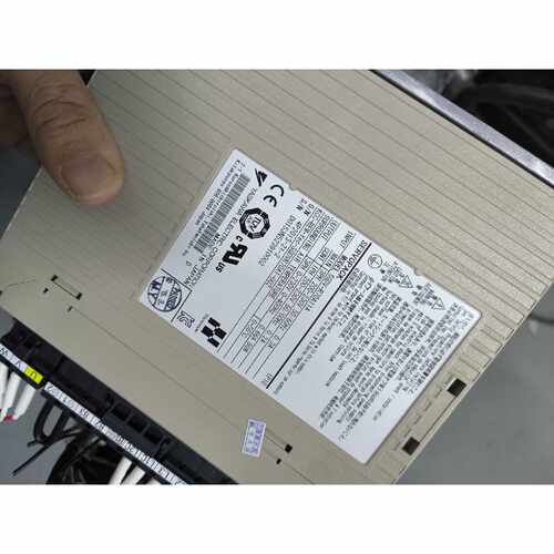 询价安川伺服50w    SGDV- R70A01A